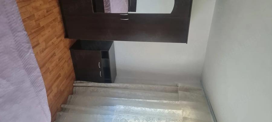 Apartament cu 2 camere semidecomandat în Lăpuș