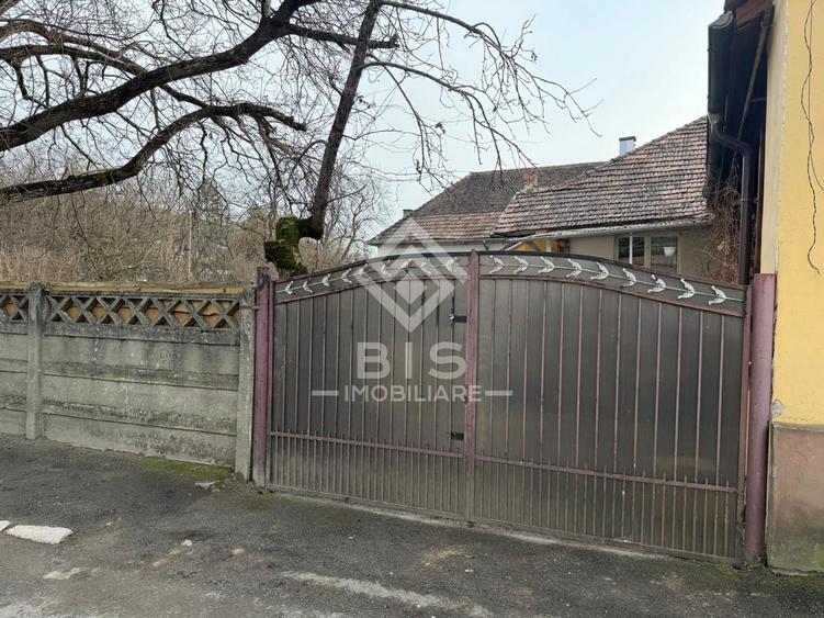 Casă individuală cu 5 camere cu Canalizare în Central