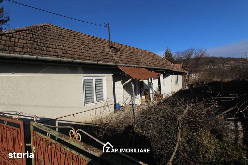 Casă cu 3 camere cu Teren 933 Mp în Unirii