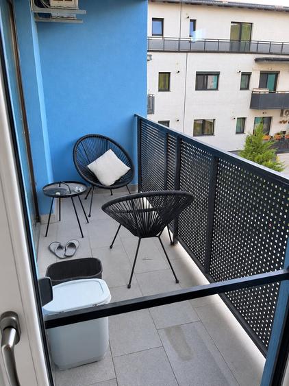 Apartament cu 2 camere semidecomandat în Ghiroda