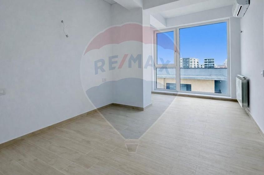 Apartament cu 3 camere în Sud-Vest