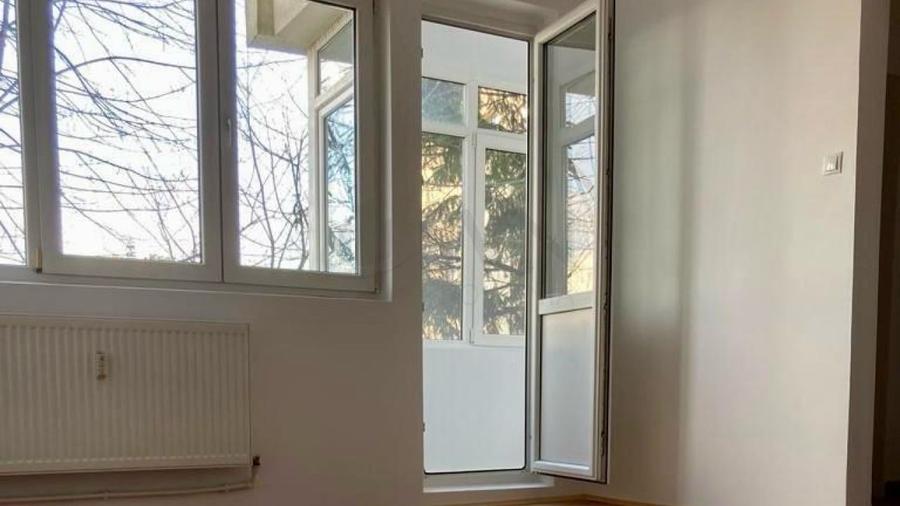 Apartament cu 2 camere semidecomandat în 1 Mai