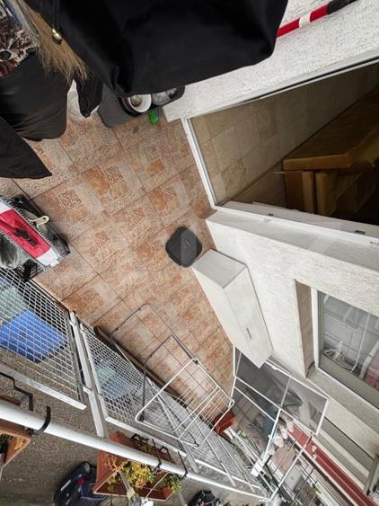 Apartament cu 3 camere semidecomandat, mobilat în Florești