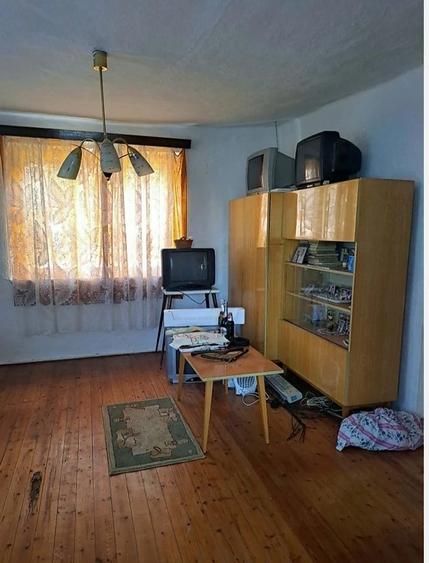 Casă cu 3 camere cu Teren 1650 Mp în Central