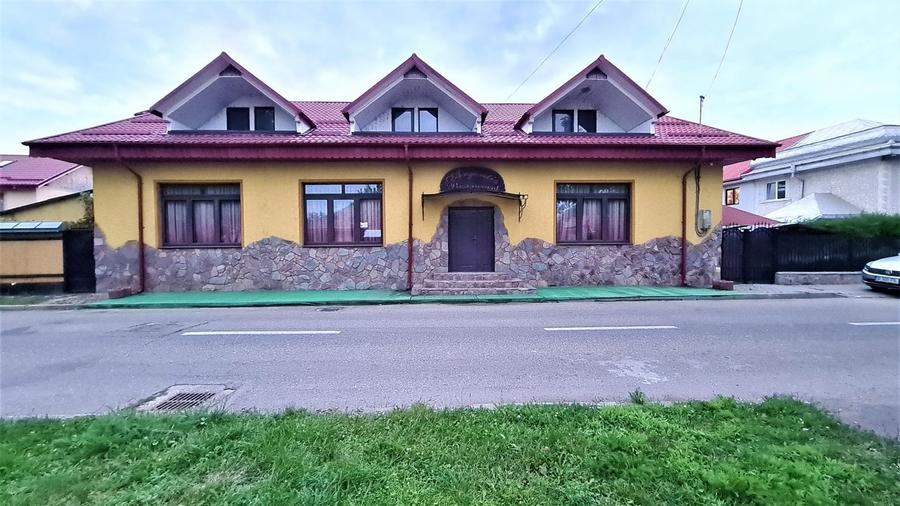 Spațiu comercial, de 320 mp, în Săvinești