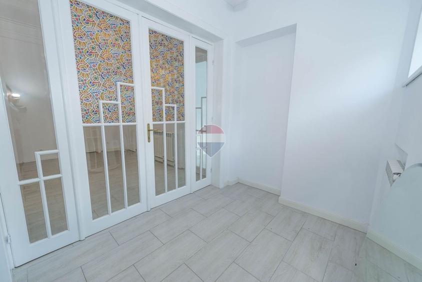 Apartament de vanzare 137 mp, zona centrala, curte proprie - 37