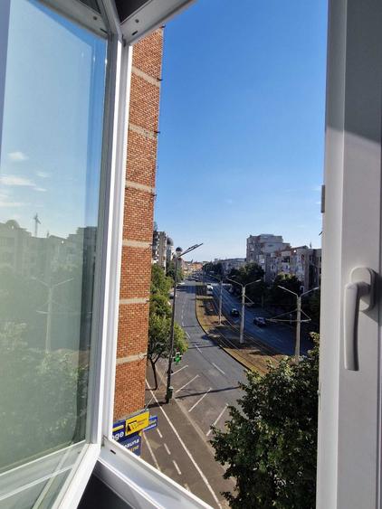 Apartament cu 3 camere decomandat în Podgoria