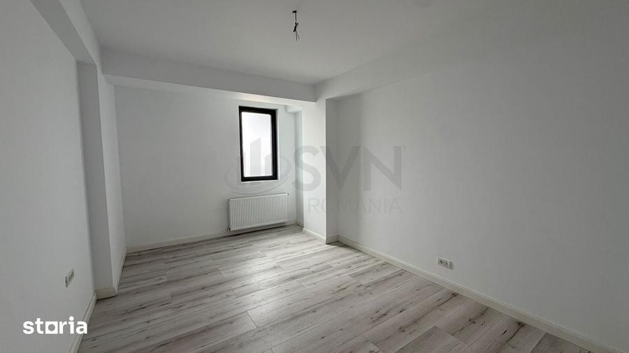 Apartament cu 3 camere semidecomandat în Odăile