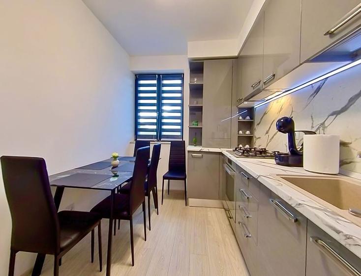 Apartament cu 3 camere decomandat în Central