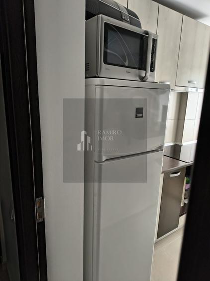 Apartament cu 2 camere semidecomandat în Giurgiului
