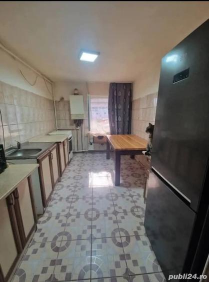 Apartament cu 4 camere decomandat în Central