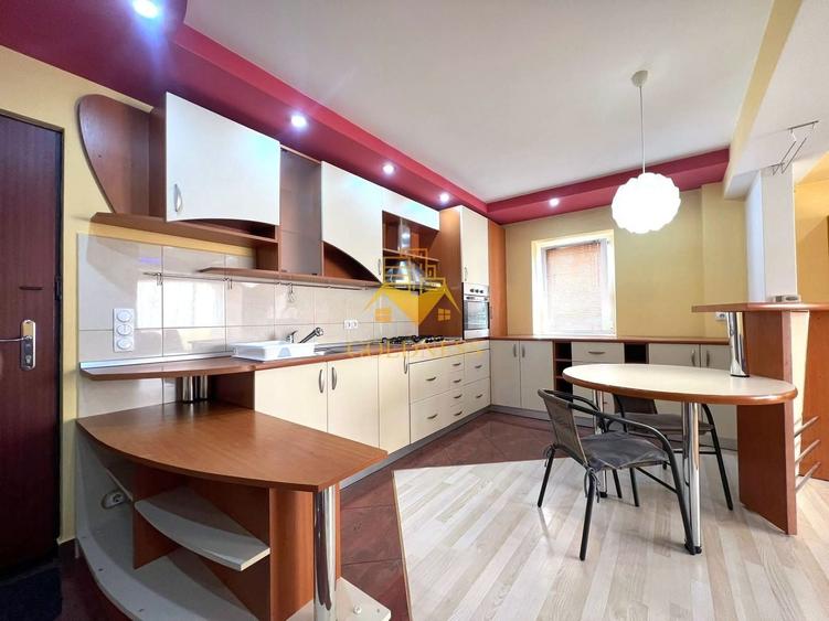 Apartament cu 3 camere semidecomandat, mobilat în Plopilor
