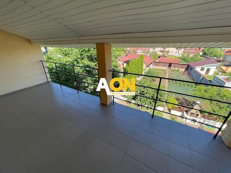 Casă individuală cu 6 camere cu Canalizare în Cetate