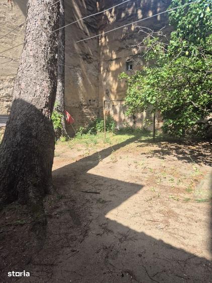 Apartament 2 camere cu gradina si curte - 1