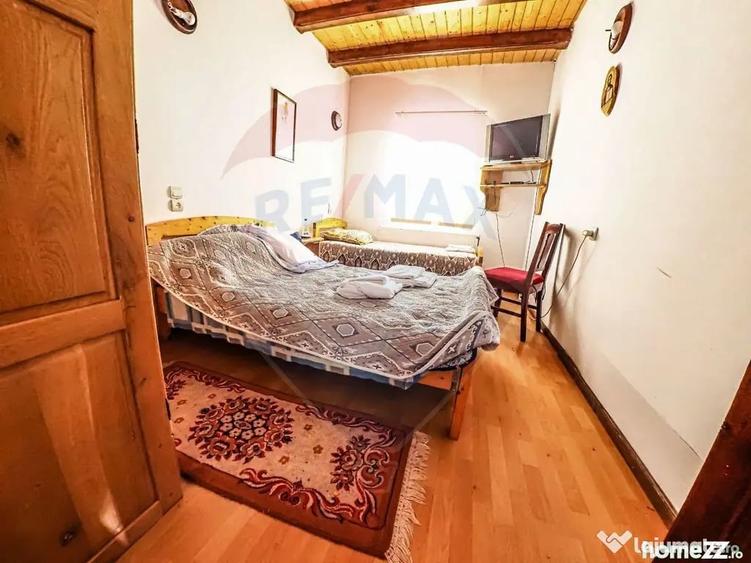 Casă cu 20 camere cu Teren 10330 Mp în Câmpulung Moldovenesc