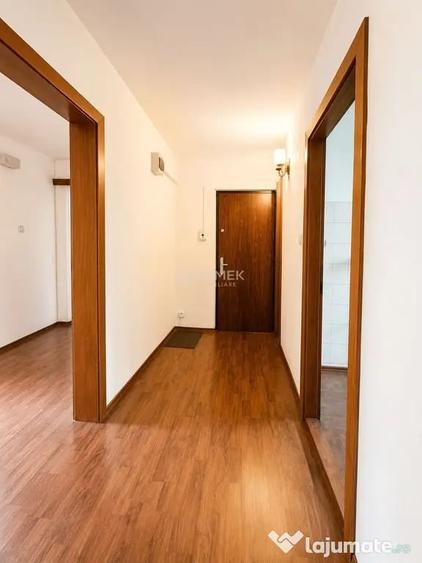 Apartament cu 4 camere decomandat în Scriitorilor