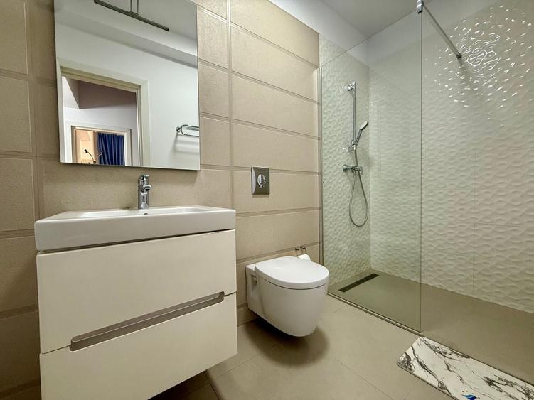 Casă cu 5 camere cu Canalizare în Pipera