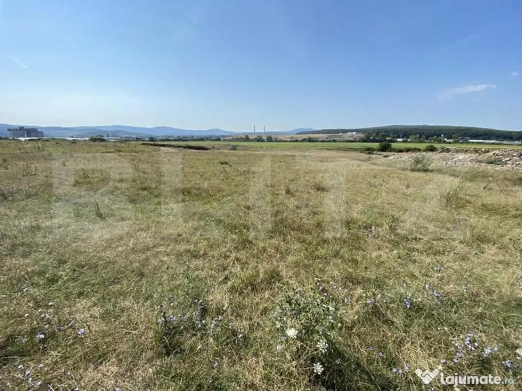 Teren de 3800 mp, în Aghireș