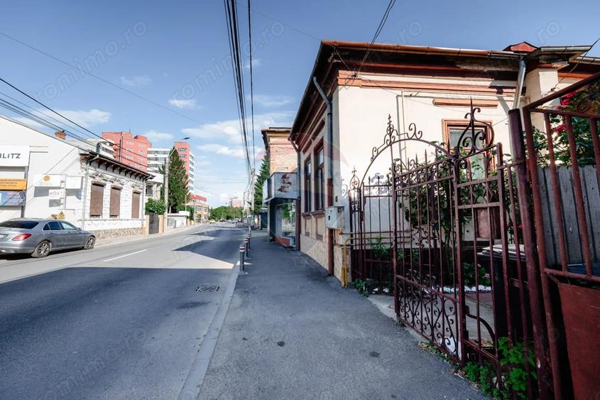 Casa + teren de vanzare in centrul Pite?tiului, Strada Egalita?ii - 11