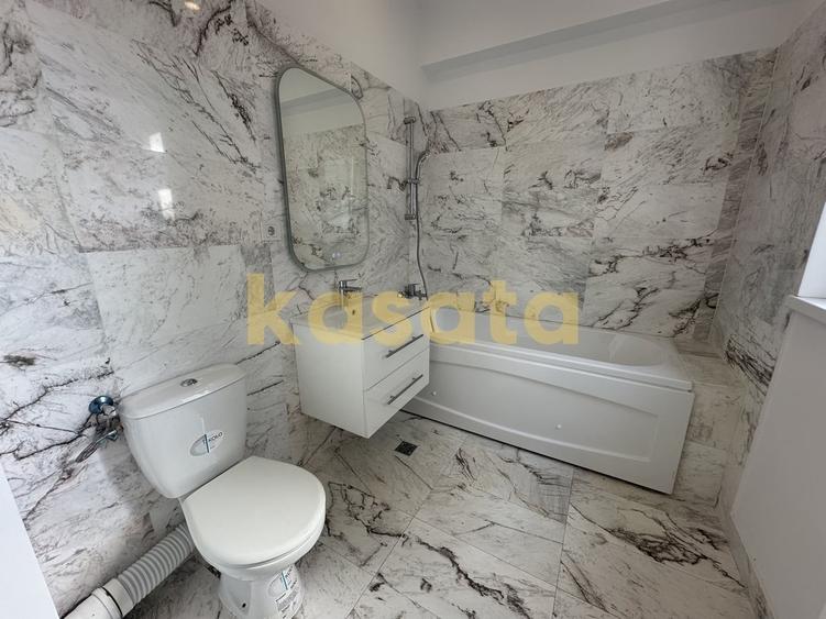 Apartament cu 3 camere semidecomandat în Păcii