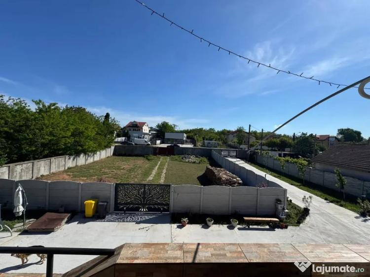 Casă cu 8 camere cu Teren 5000 Mp în Malu Mare
