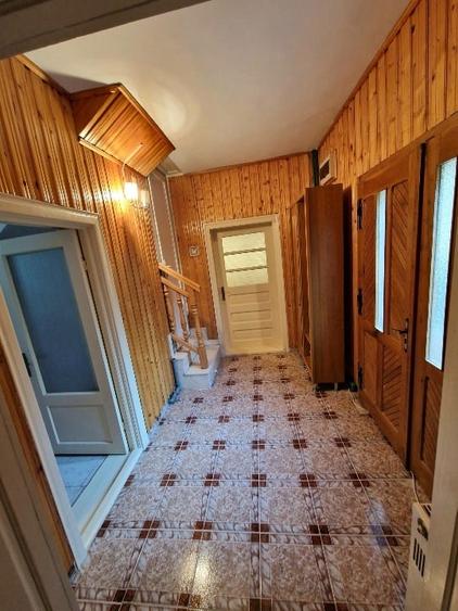 Casă individuală cu 5 camere cu Canalizare în Central