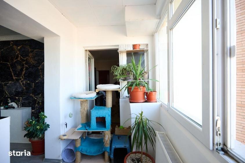 Apartament cu 4 camere decomandat în Central