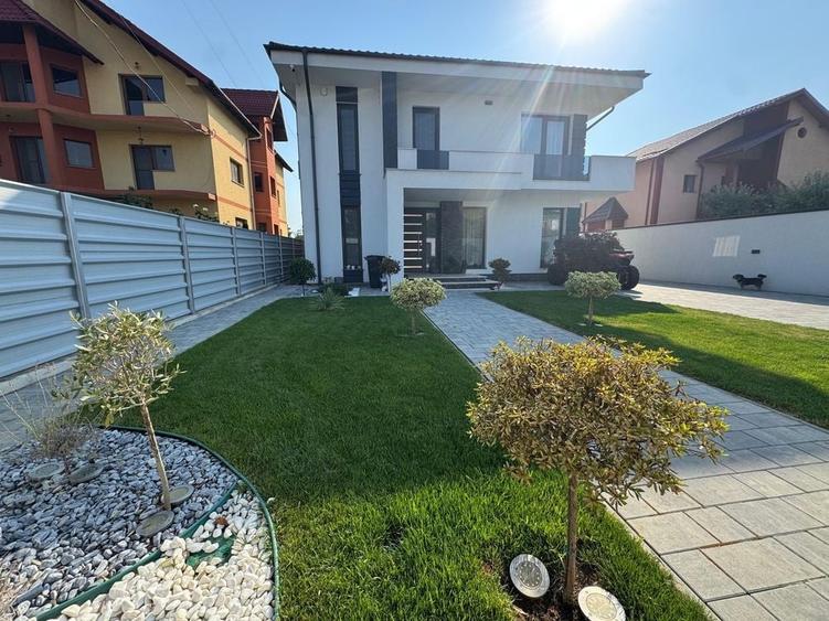 Casă cu 4 camere în Geamăna