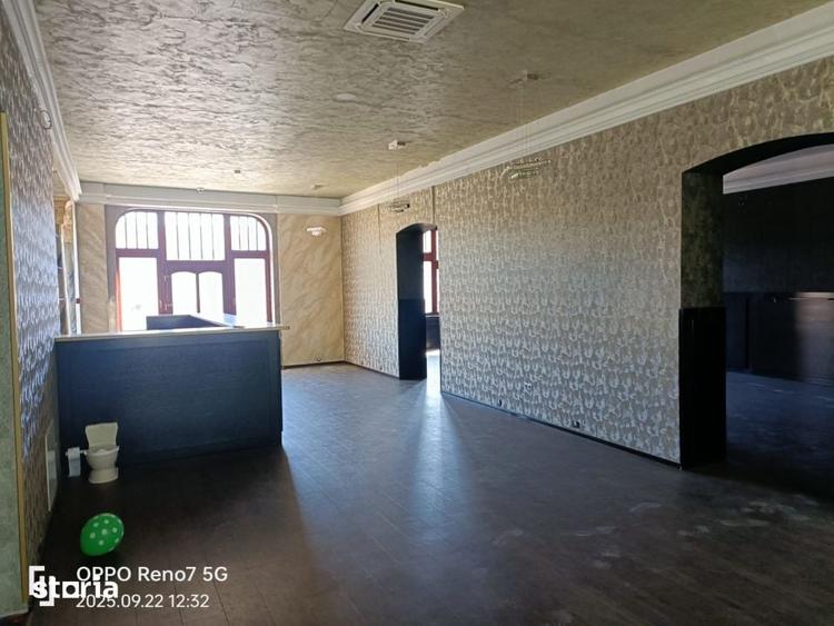 Spațiu comercial, de 210 mp, în Central