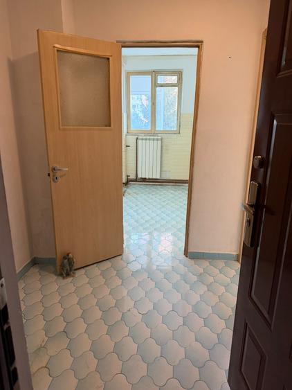 Apartament cu 2 camere semidecomandat în Florilor