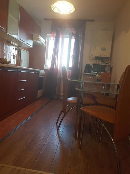 De inchiriat Apartament 2 camere - 1