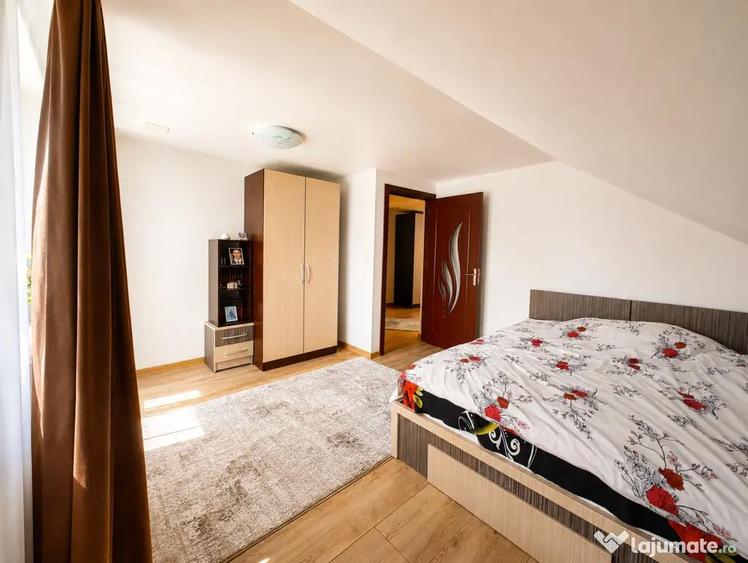 Casă cu 5 camere cu Teren 600 Mp în Central