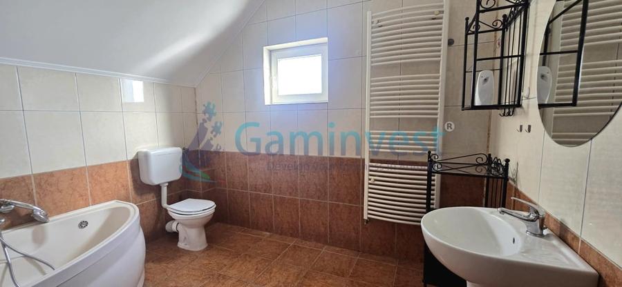Casă individuală cu 6 camere cu Canalizare în Oncea