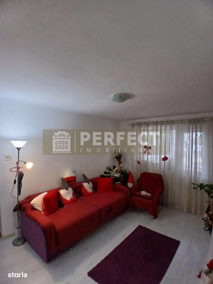 Apartament cu 3 camere semidecomandat în Nord