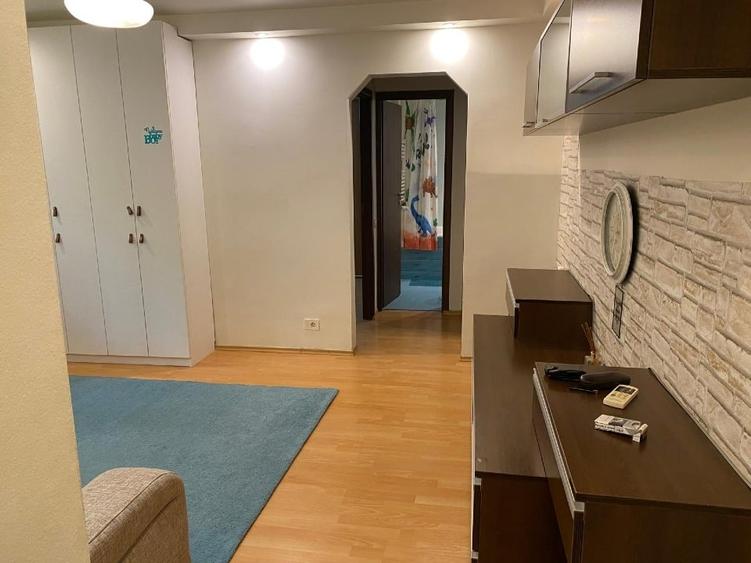 Apartament cu 2 camere semidecomandat, mobilat în Berceni