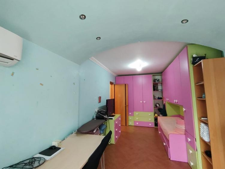 Apartament cu 3 camere decomandat, mobilat în Ultracentral