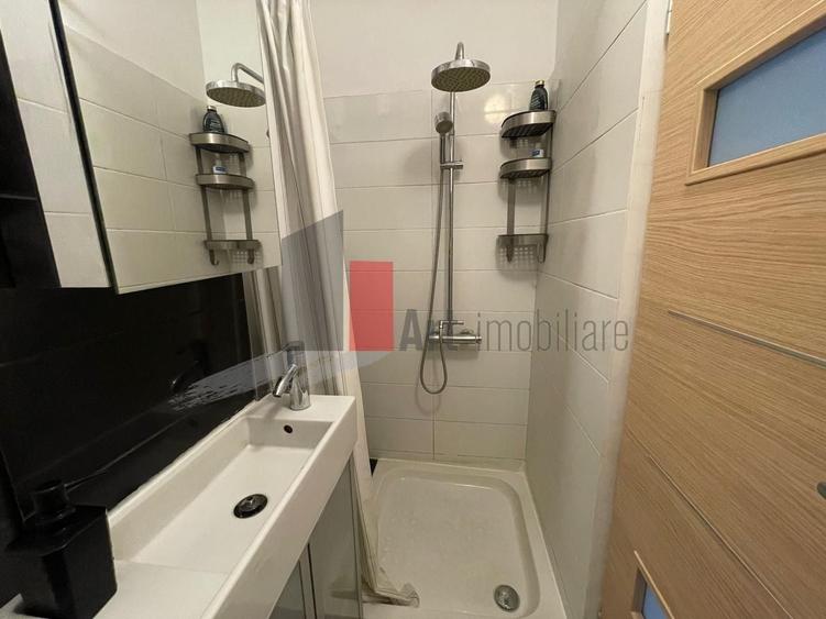 Apartament cu 2 camere decomandat, mobilat în Sala Palatului