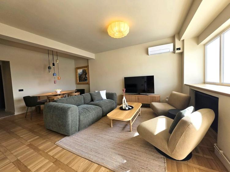 Apartament cu 3 camere semidecomandat, mobilat în Calea Victoriei