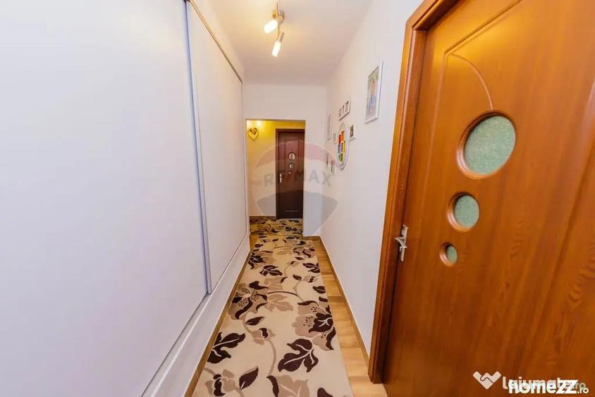 Apartament cu 4 camere decomandat în Central
