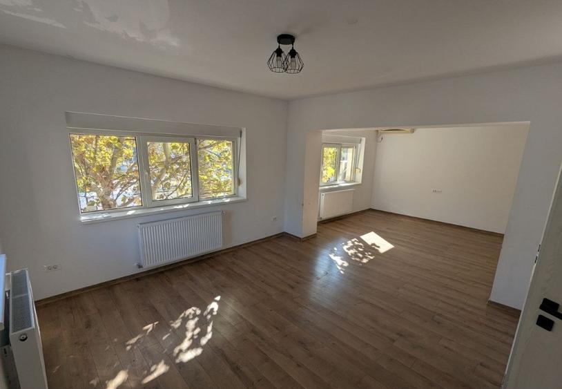 Casă cu 6 camere cu Teren 250 Mp în Unirii