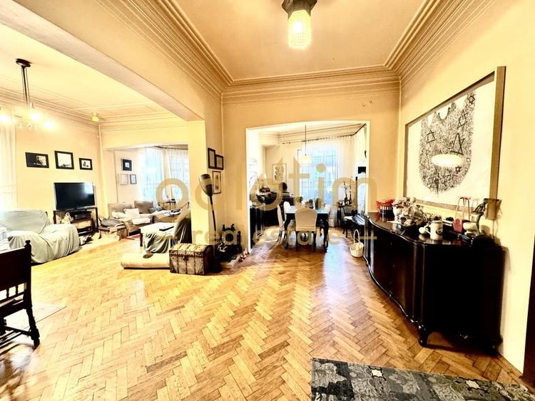 Apartament cu 5 camere decomandat în Armeneasca