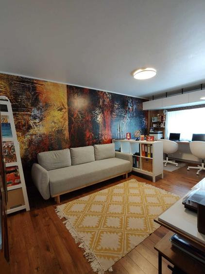 Apartament cu 3 camere decomandat în Tineretului
