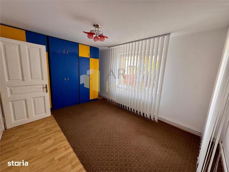 Casă cu 3 camere cu Teren 300 Mp în Central