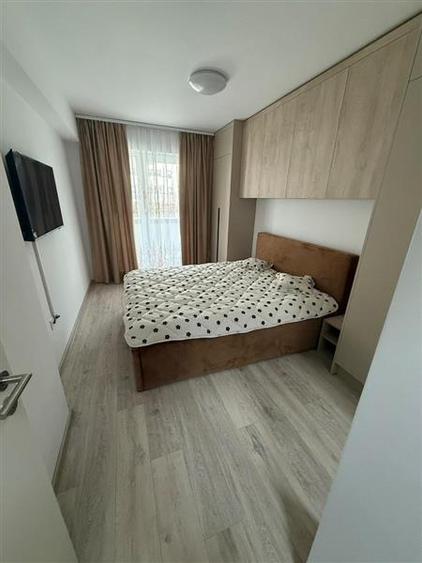 Apartament cu 2 camere decomandat, mobilat în Tractorul