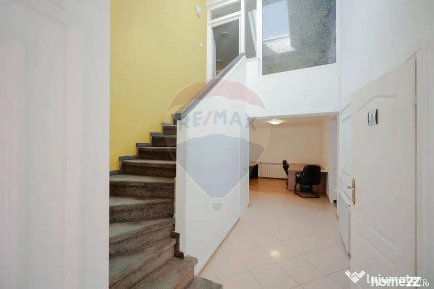 Casă cu 7 camere cu Teren 380 Mp în Decebal
