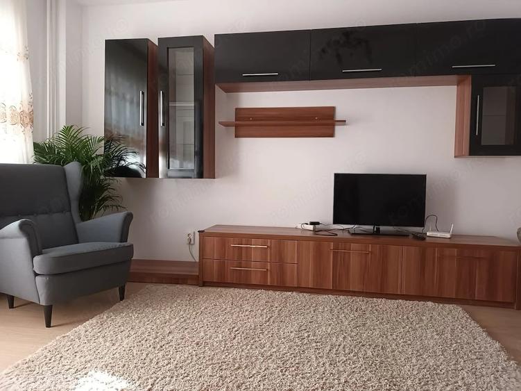 Apartament cu 2 camere decomandat în Lacul Tei