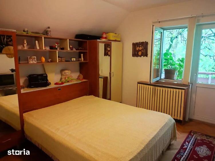 Casă cu 4 camere cu Teren 3155 Mp în Tălii