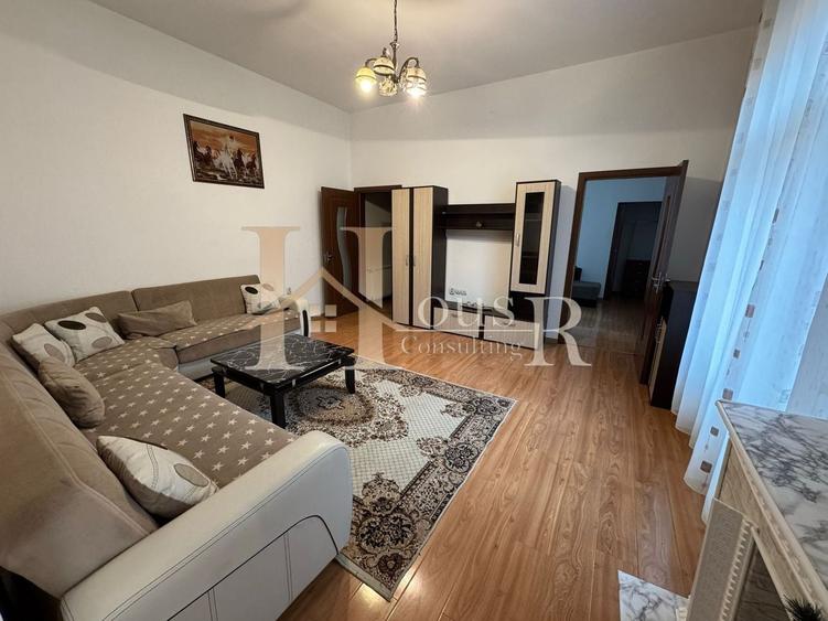 Apartament cu 3 camere semidecomandat, mobilat în Central