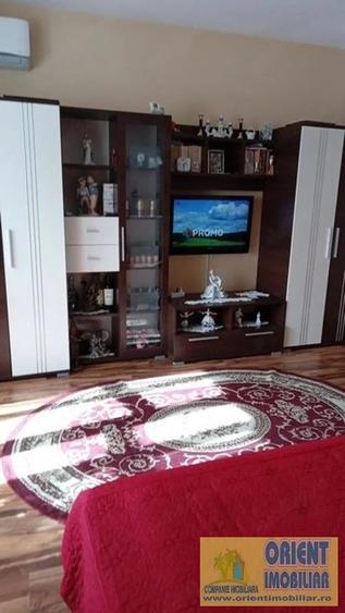 Garsonieră decomandată în Poarta 6