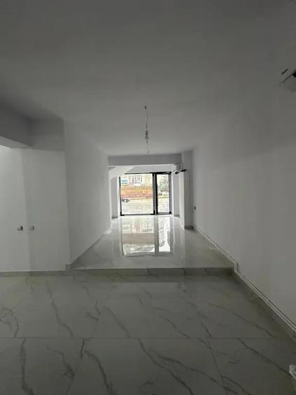 Spațiu comercial, de 100 mp, în Ultracentral
